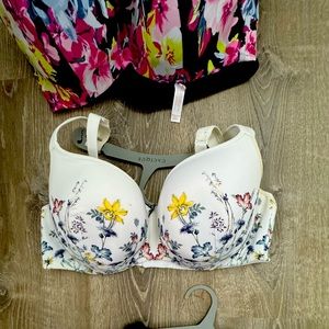 Cacique floral bra